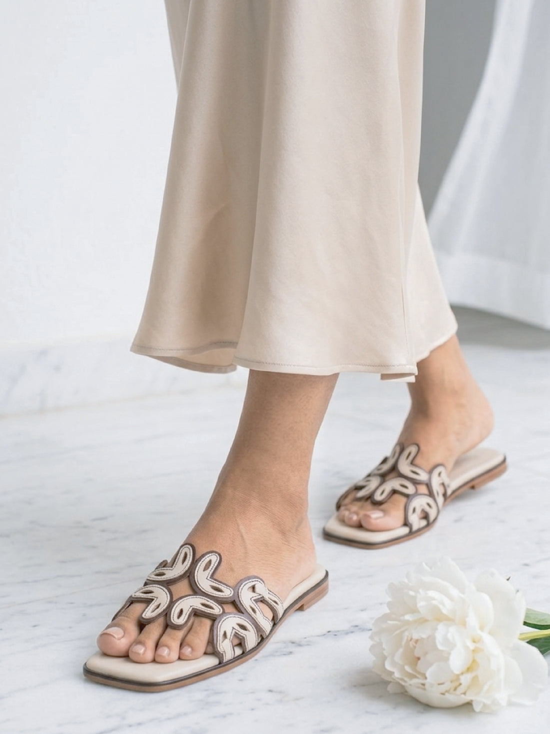 Bloom (Beige)